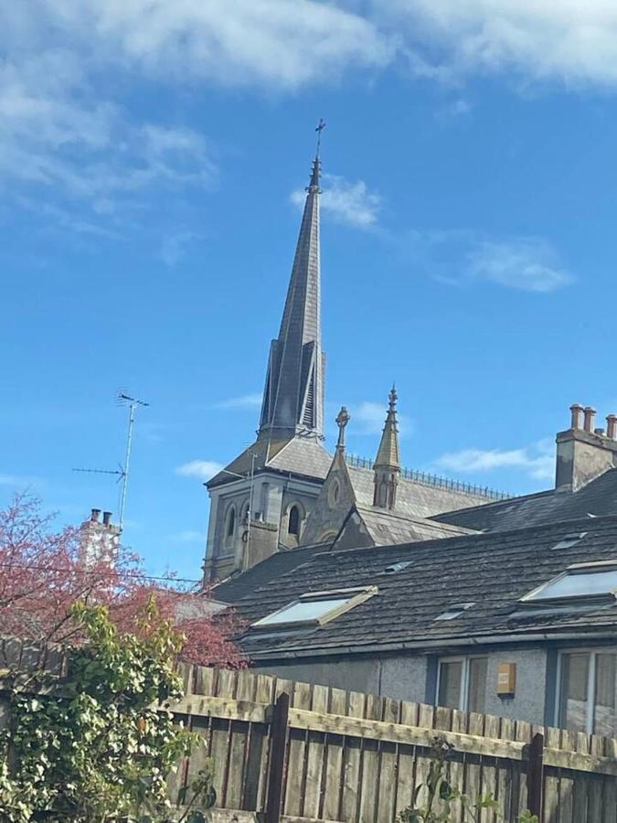 Town House In Ideal Location Central Enniskillen Buitenkant foto